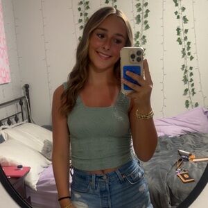 Meet your Posher, Anna